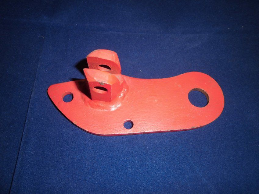 B 2600260 Soporte estribo lado izquierdo, Matador MK3