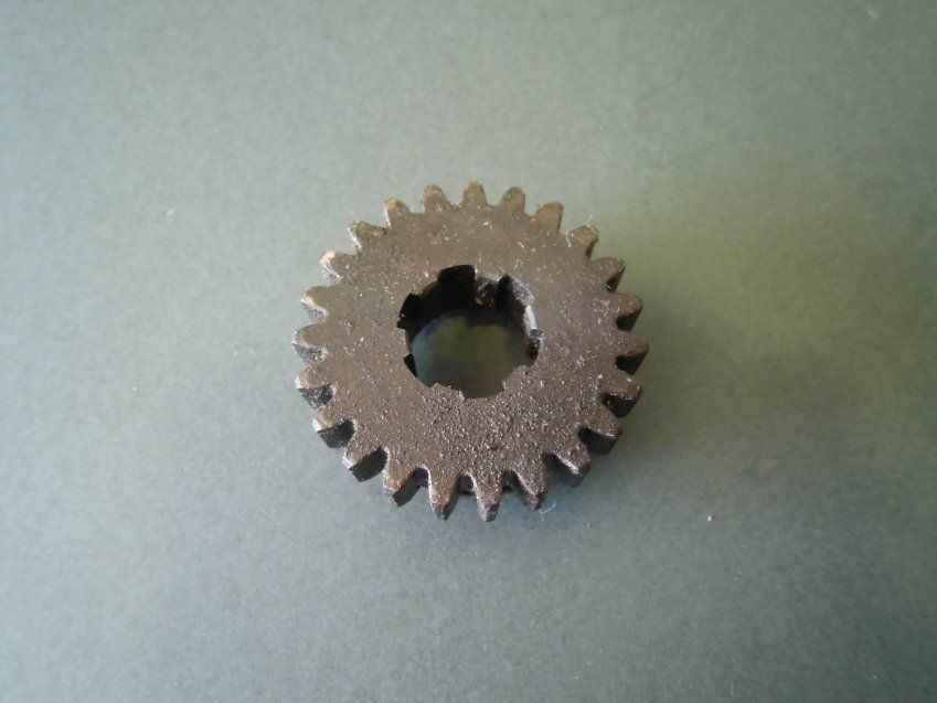 PIÑÓN DESPLAZABLE DE 4ª Z 23    PURSANG 125 MK9/10    PURSANG 200 MK10