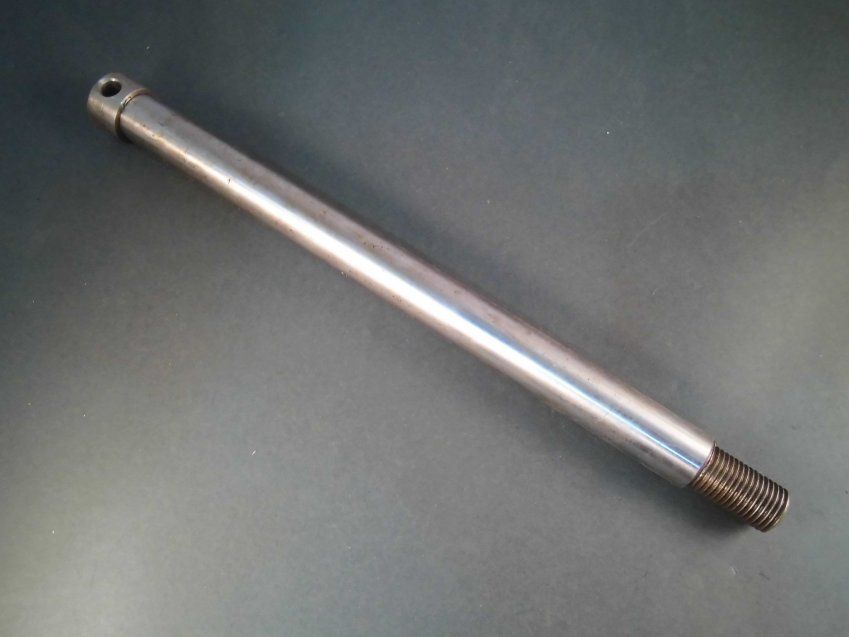 B 9005012 Eje rueda trasera 17x251, Alpina 85 97 98 99, Lobito T 155 156, Sherpa T 91 92 124 125 150 151 158 159 190 191 198 199 199A y B
