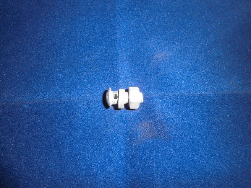 CONJUNTO SUJETADOR CABLE DE FRENO DELANTERO "CHISPA"