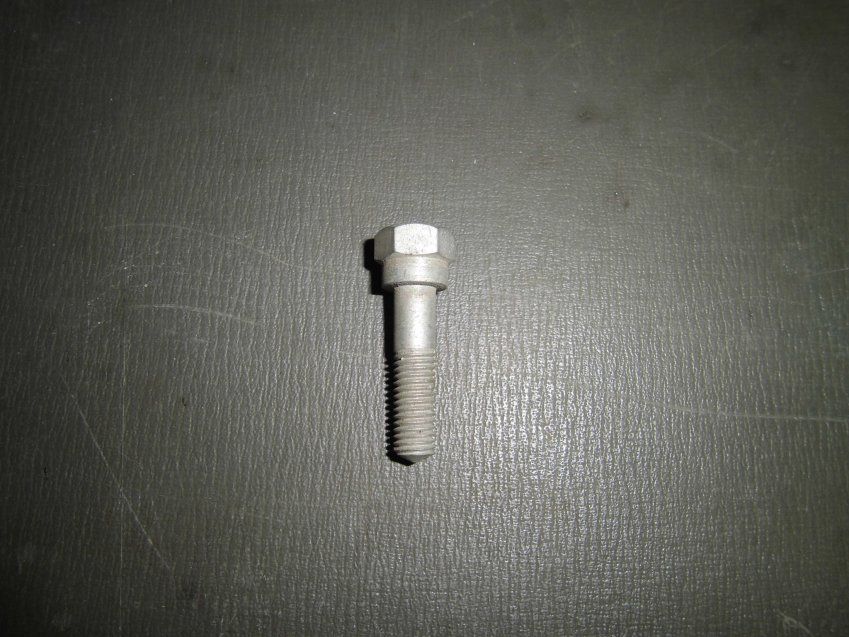 B 815105 Tornillo fijación filtro de aire