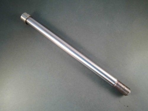 B 104013  Eje rueda delantera Tralla 101, B 155 200, Sherpa N155,Mercurio 125 155,Campera125 155,Sherpa S 125 175 200,TSS4V 125 175 200,TSS6V 125,175,200,250,Mercurio22