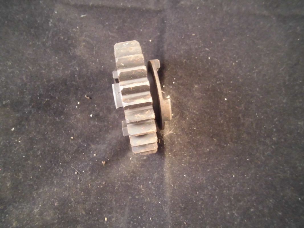 PIÑON DESPLAZABLE DE 2ª Z-26 SHERPA T 250-350 MOD.198-199